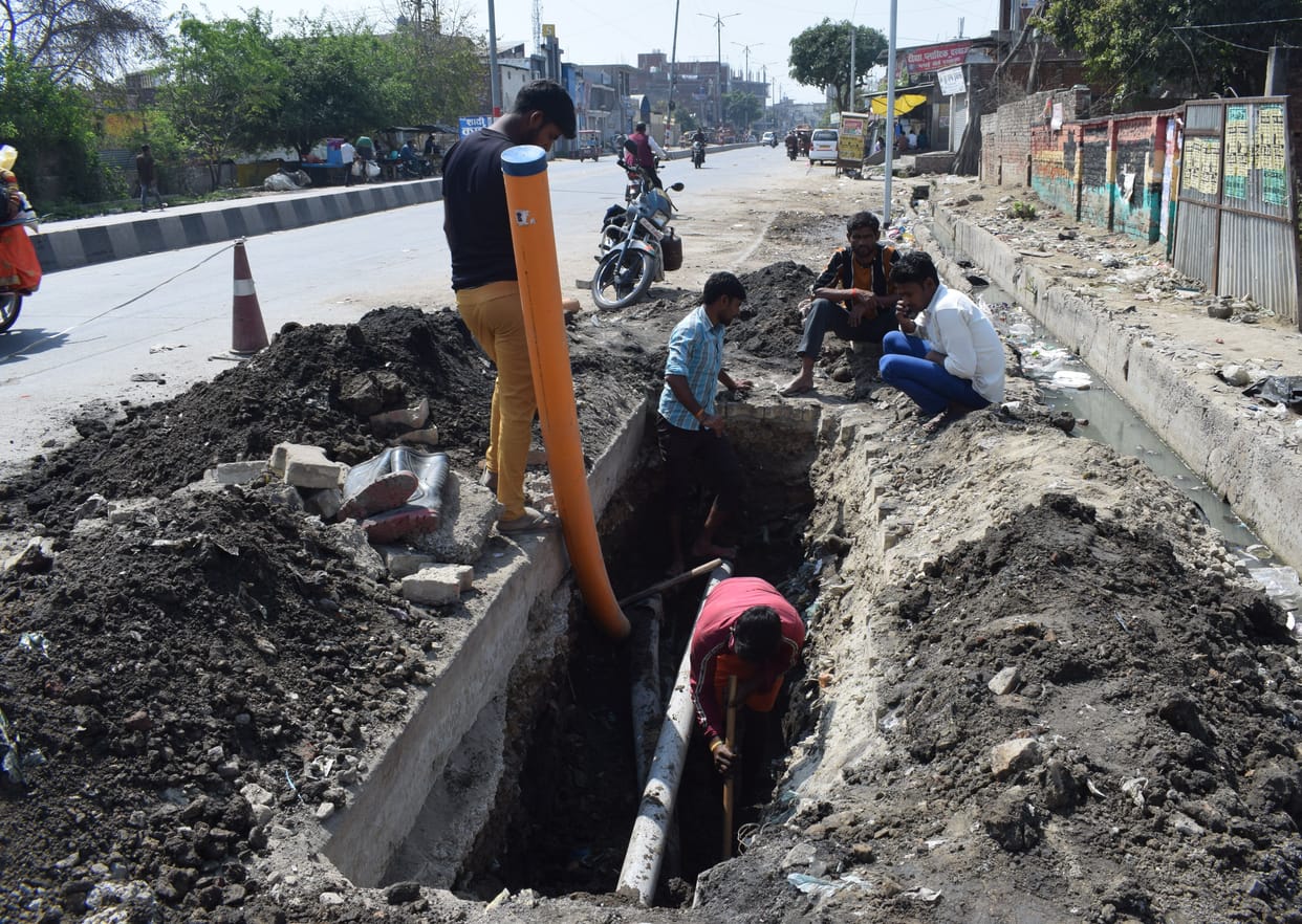 electric cable destroyed during digging for gas pipe line