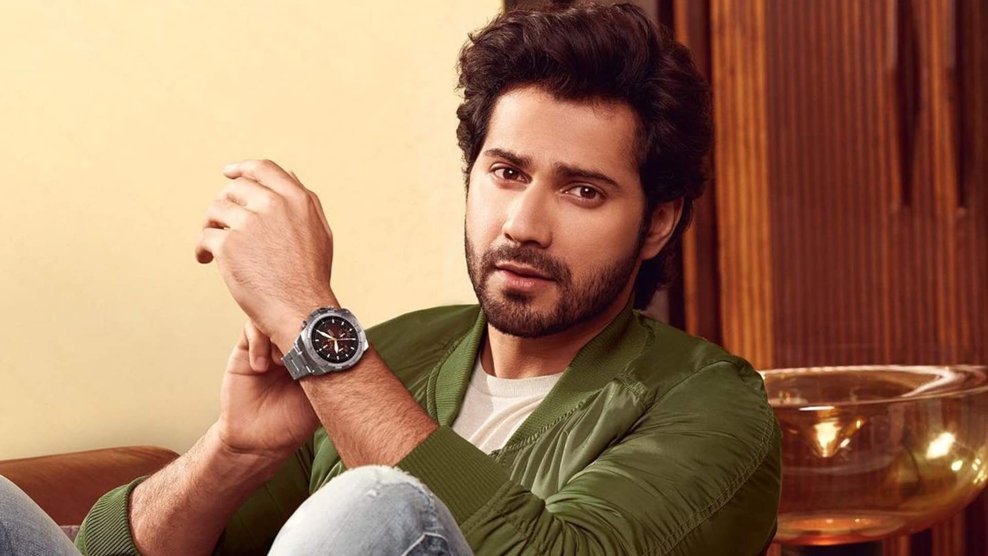 varun dhawan bawaal film first look on snack packet actor calls fans crazy