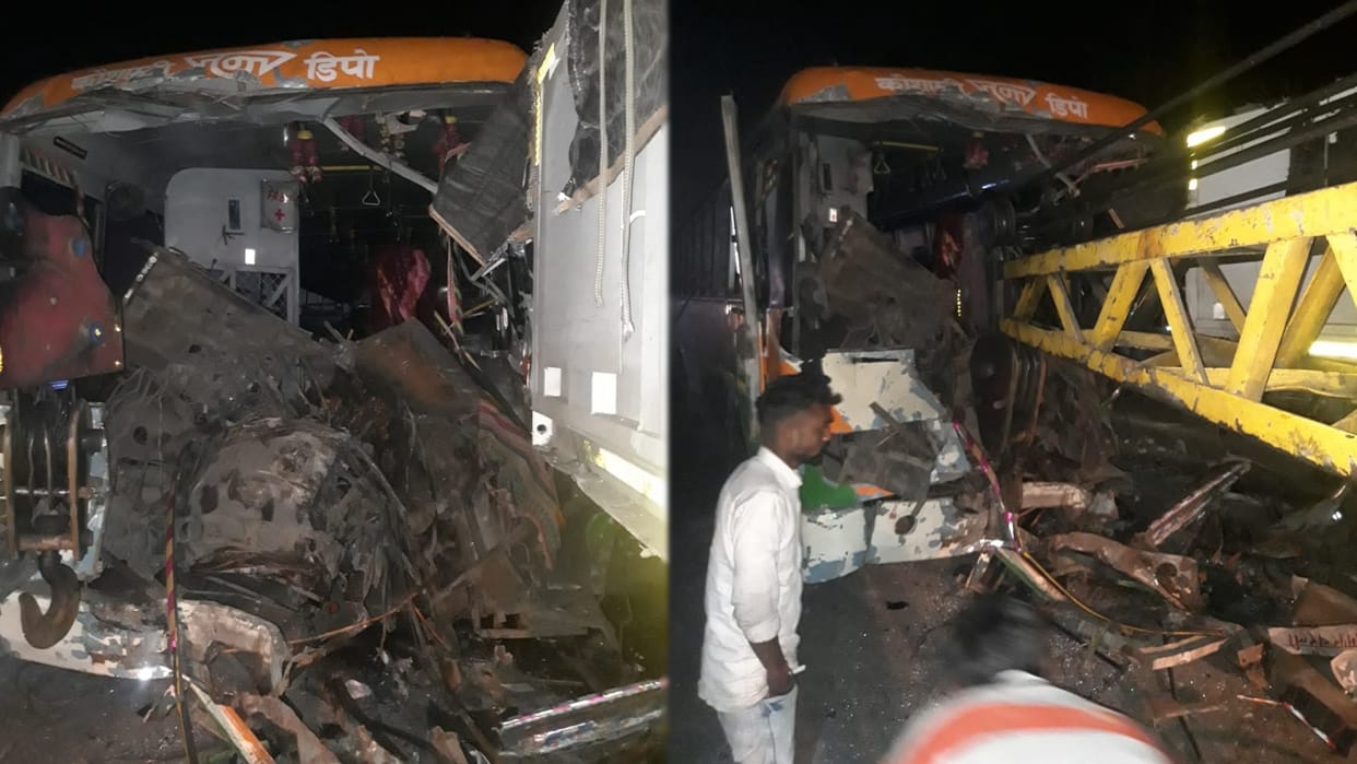 Amroha Gajraula accident on national highway roadways bus collides in truck loaded with iron rods 15 passengers injured many critical