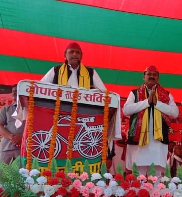 People will overthrow double engine government: Akhilesh