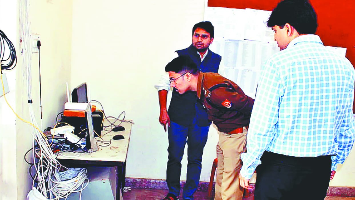 EVMs kept in three-tier security cordon in Gorakhpur