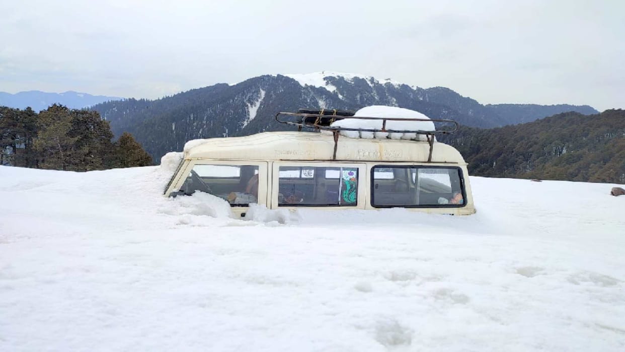 Himachal weather update: Heavy rain and snowfall alert for two days, 138 roads still closed in the state
