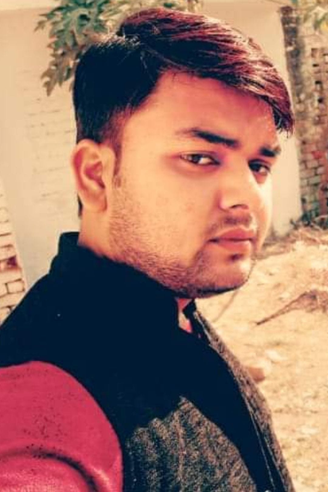Kanpur dehat : Dead body of a law student found hanging from a noose, stirred up family members