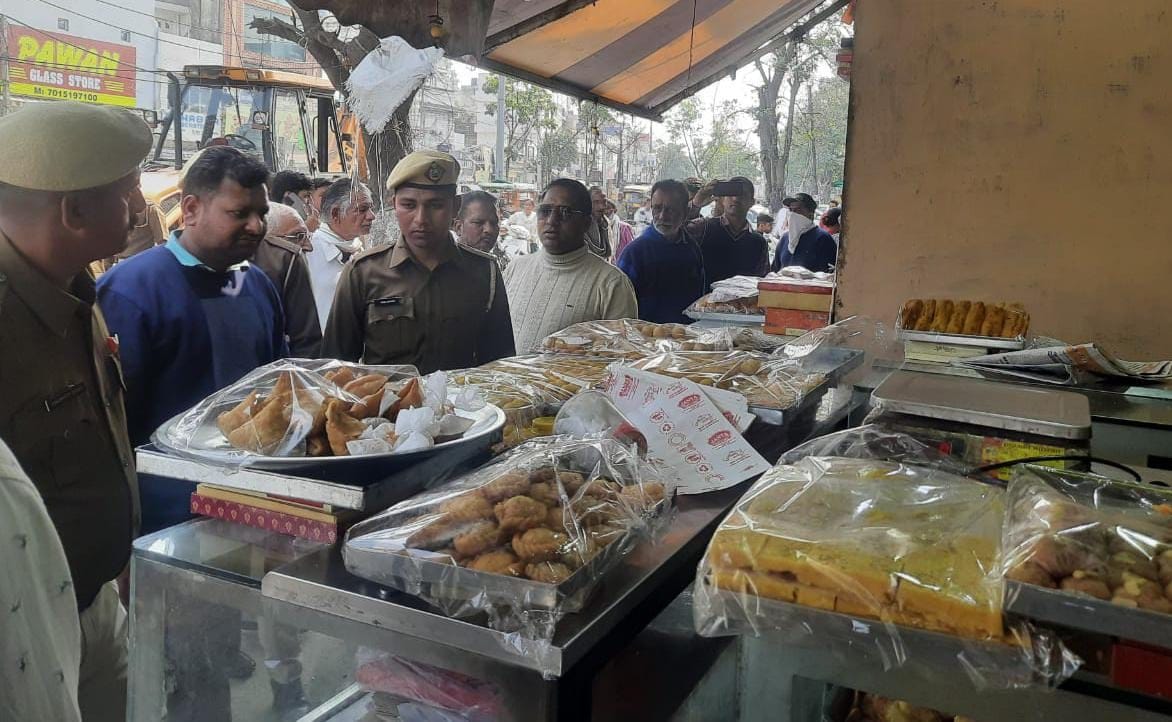 When there was encroachment on the roads, then the corporation woke up, only 11 shopkeepers got the challans deducted