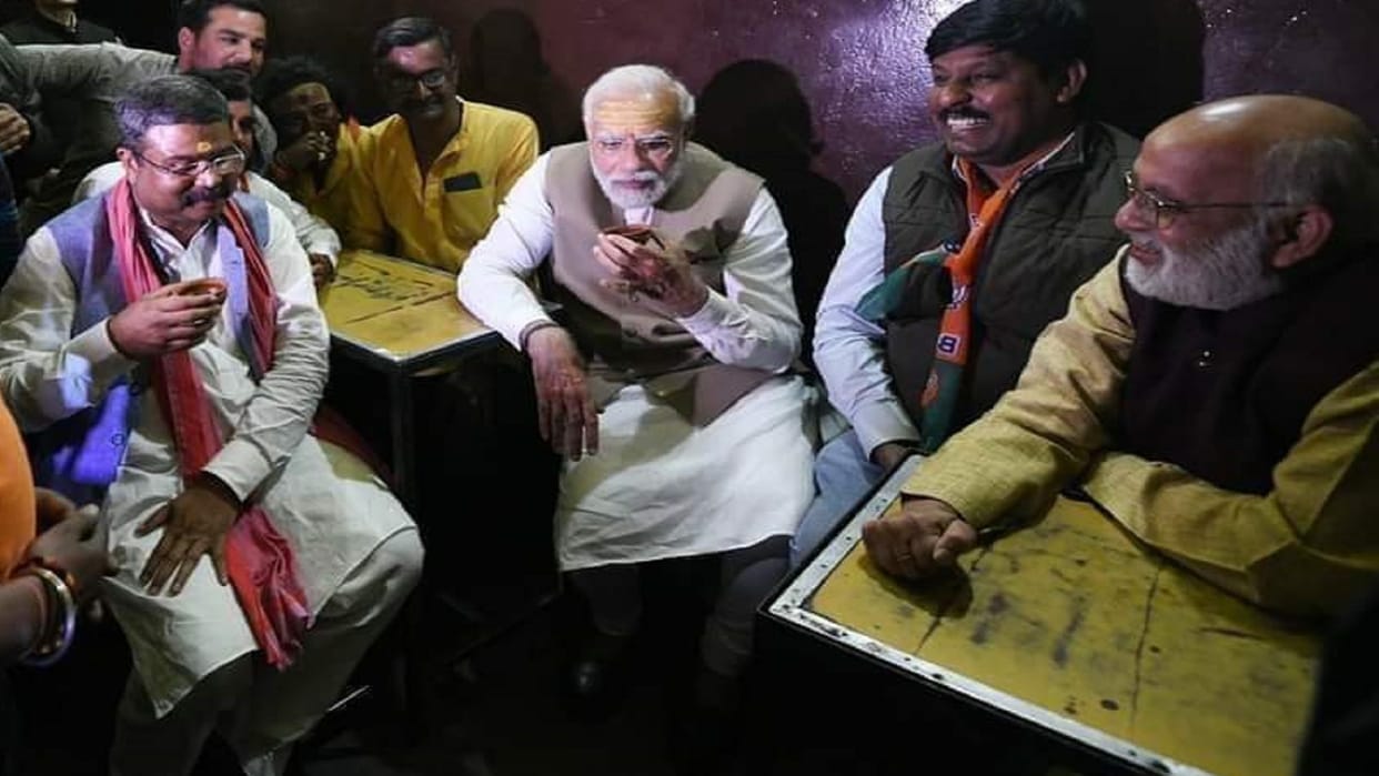 UP Chunav 2022: After roadshow PM Modi reached Pappu tea relieved tiredness with sips