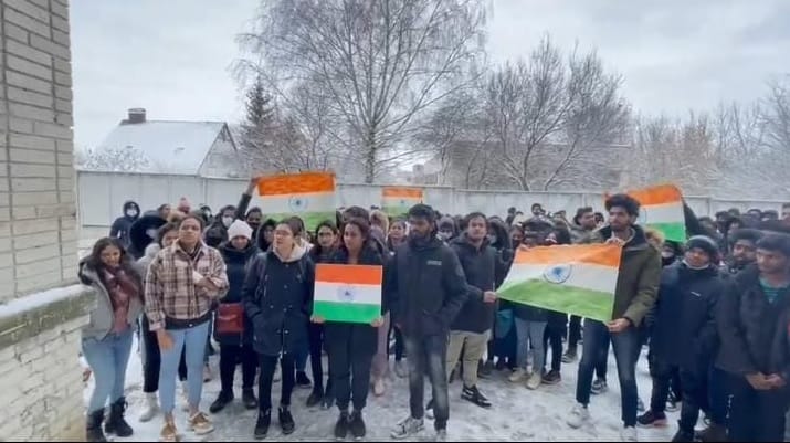 tricolor in hand life was saved soldiers provided safe way to students to railway station