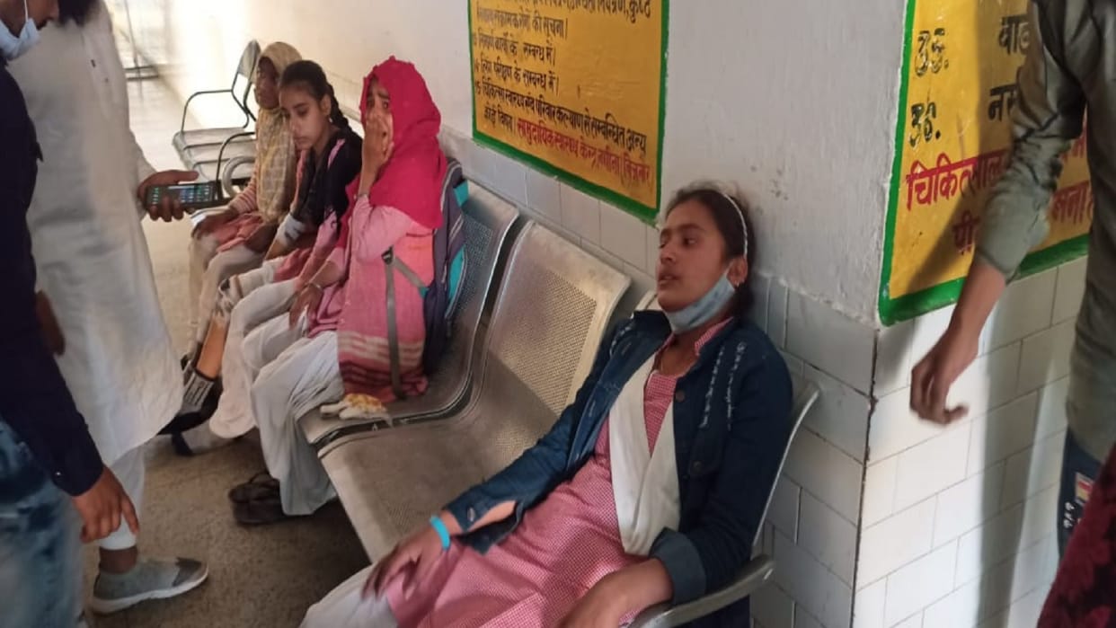 UP News: Nine students including one man have injured in road accident in Bijnor