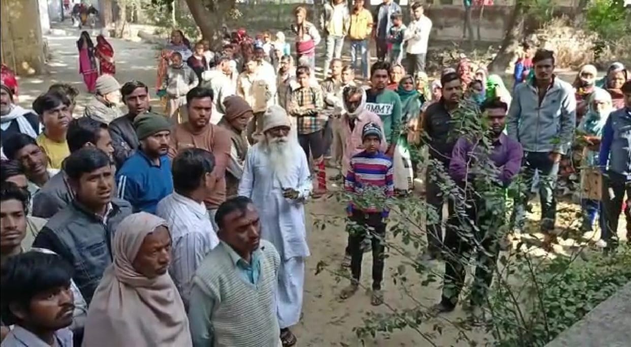 The body of the monk of Hathras was found hanging in the Bhadesi ashram