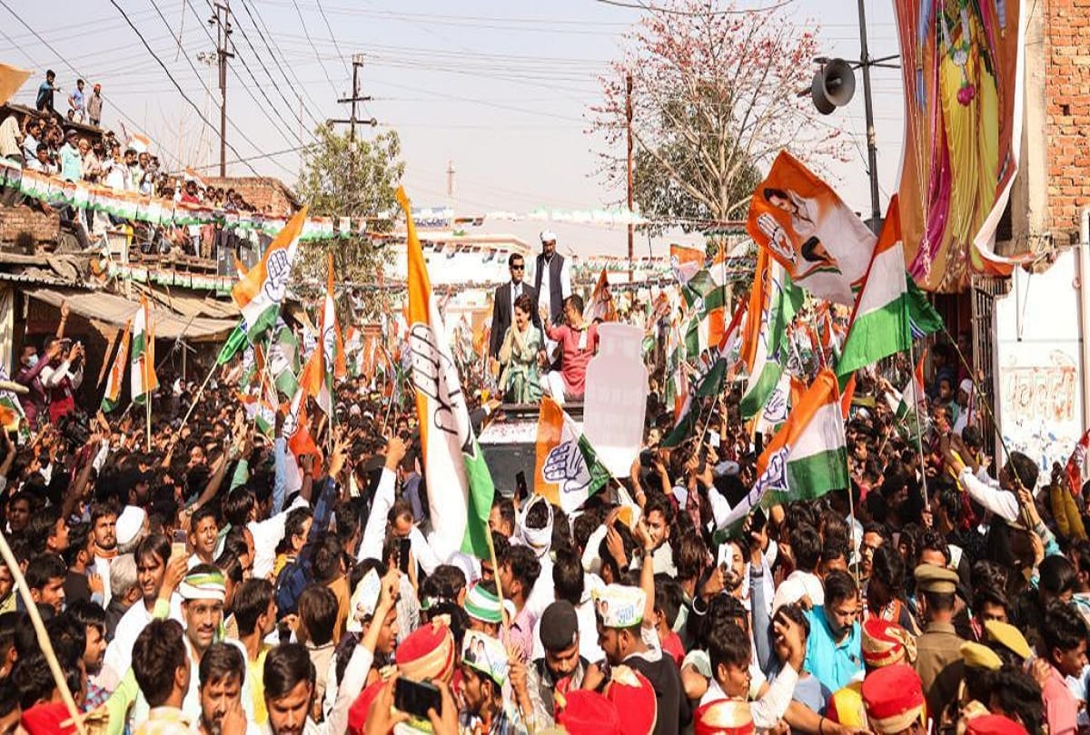 UP Assembly Election 2022  Priyanka gandhi road show in jaunpur first time huge crowd gathered she ended program halfway