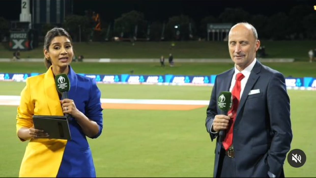 Sanjana ganesan wore Ukraine Flag on womens cricket World Cup photo went viral with nasser hussain