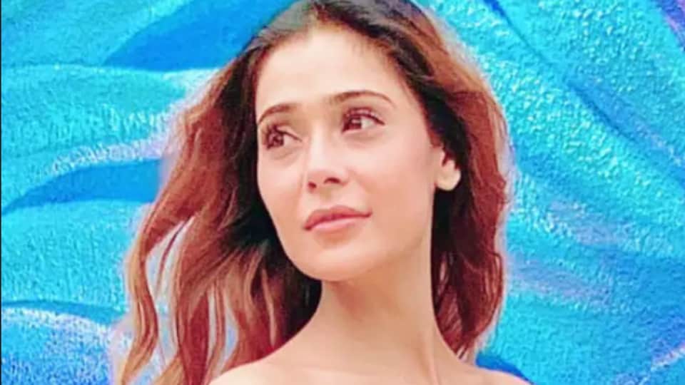 Lock Upp Sara khan reply trollers who say actress invites controversy