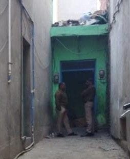 Hathras: Excise tax team raided the metal trader's place
