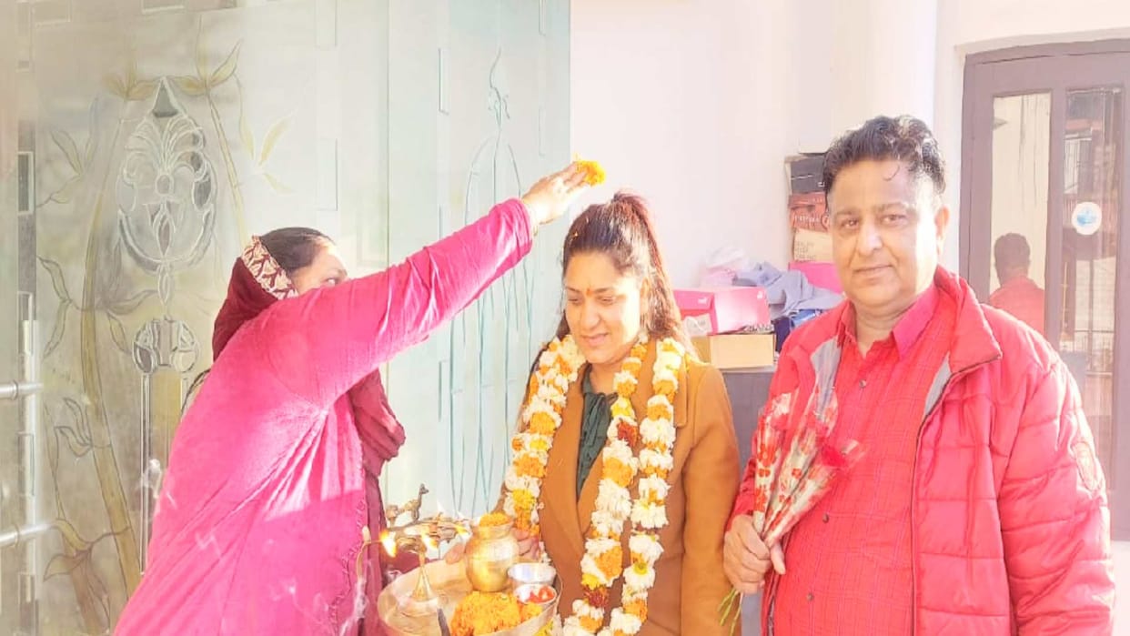 Neha reached home from Ukraine, said that Indian students were being harassed after drinking alcohol in the crowd