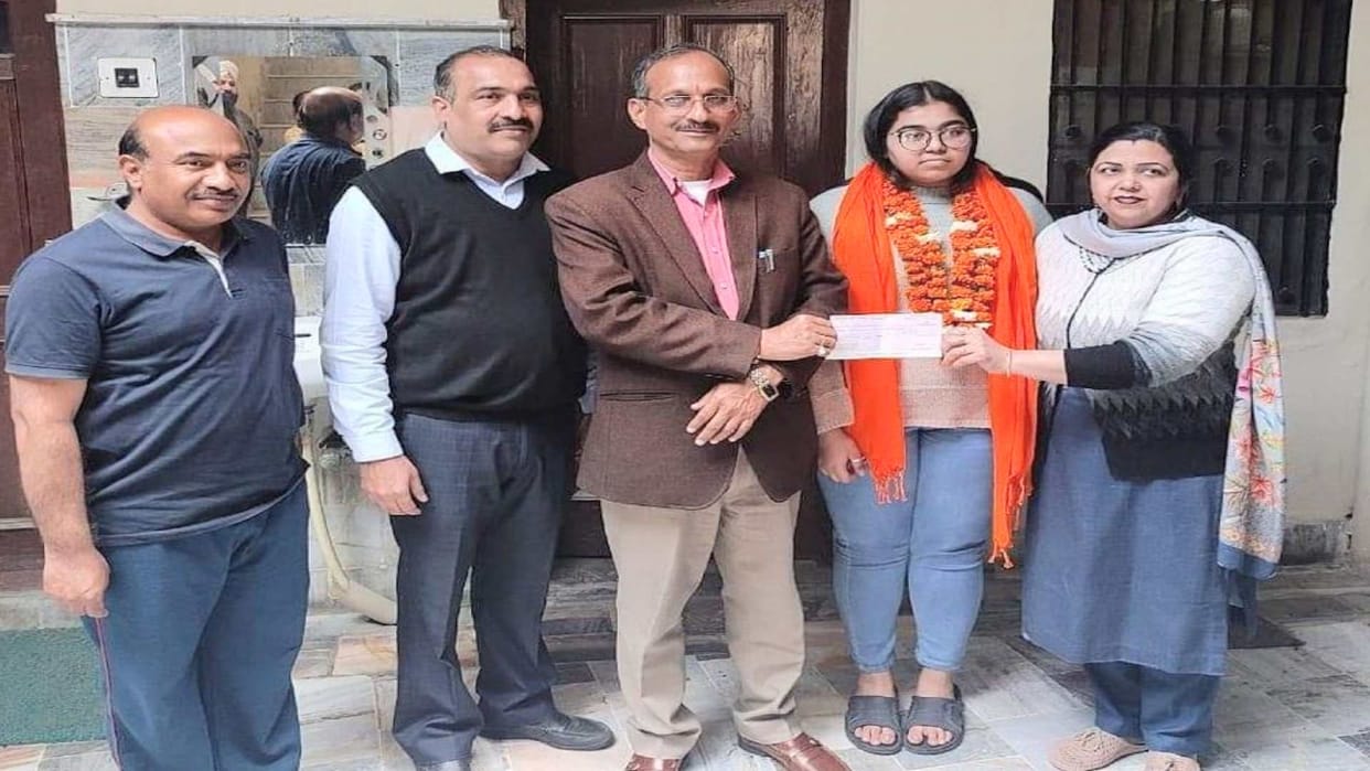 Ukraine crisis: Vanshita's family members donated 21 thousand to the Chief Minister's Relief Fund