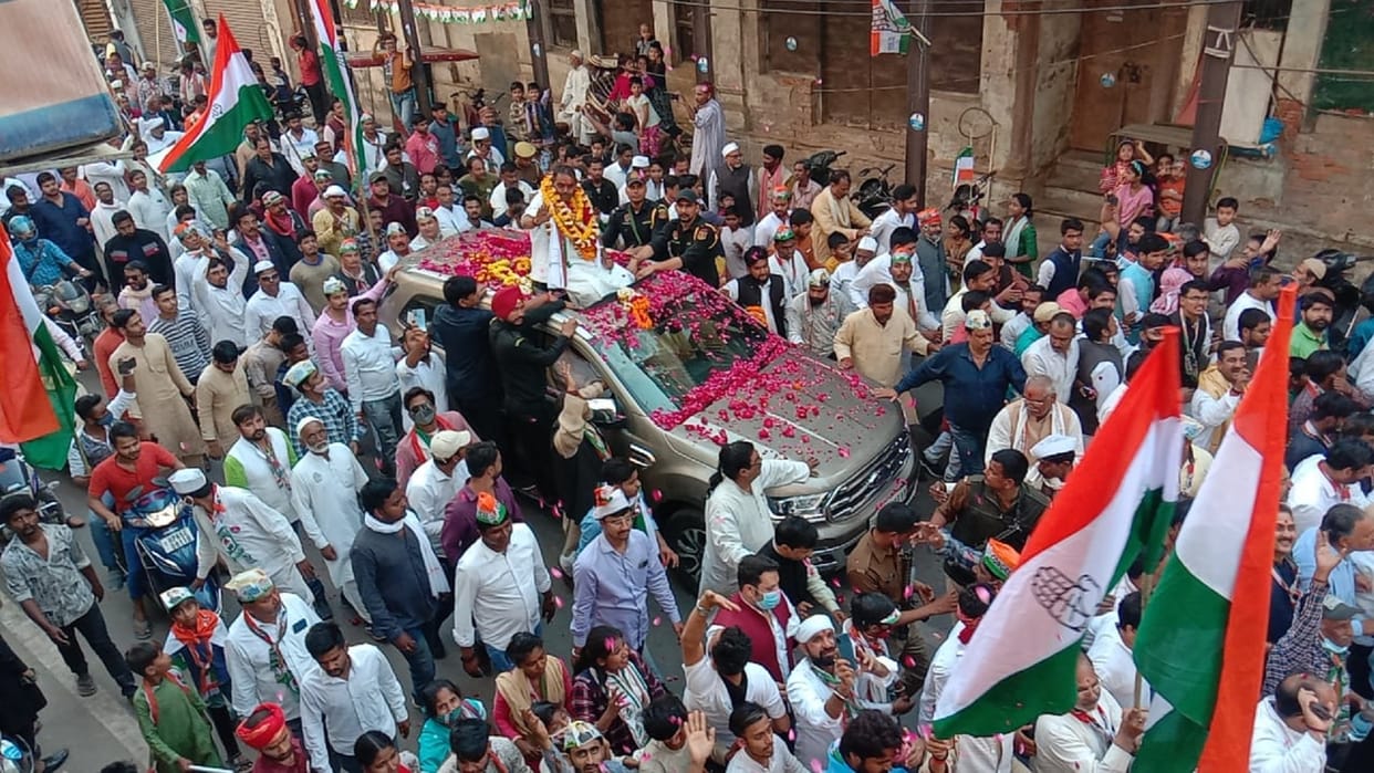 Priyanka Gandhi could not participate in the road show in varanasi