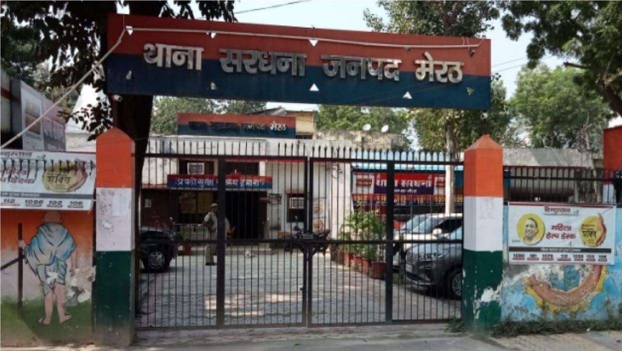 misdeed with girl student Neighbor youth took her to Delhi with four companions