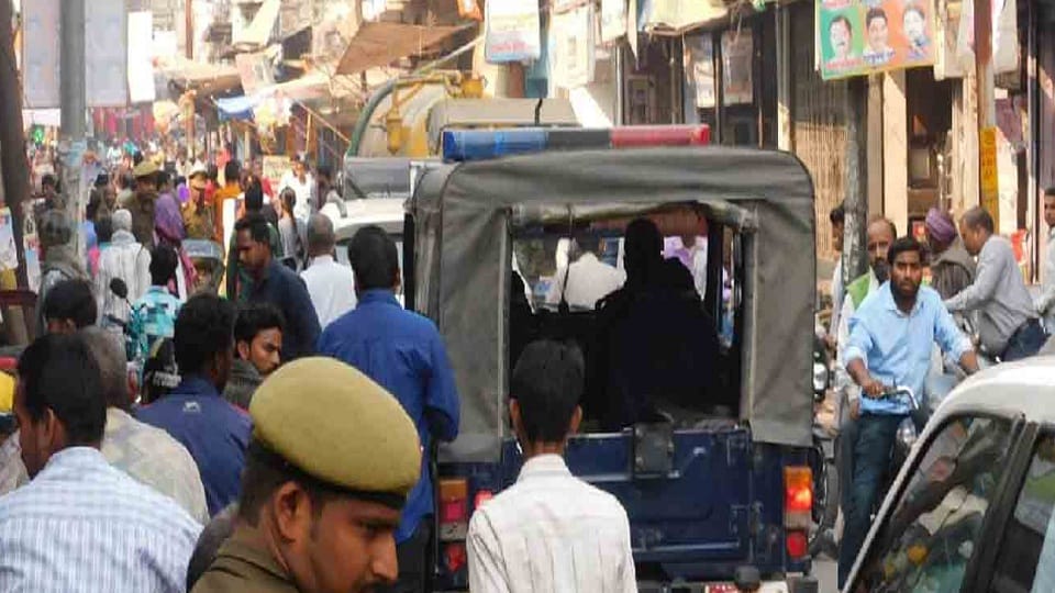 car of etawah mla sarita bhadauria stuck in jam gunners misbehaved with traffic police personnel
