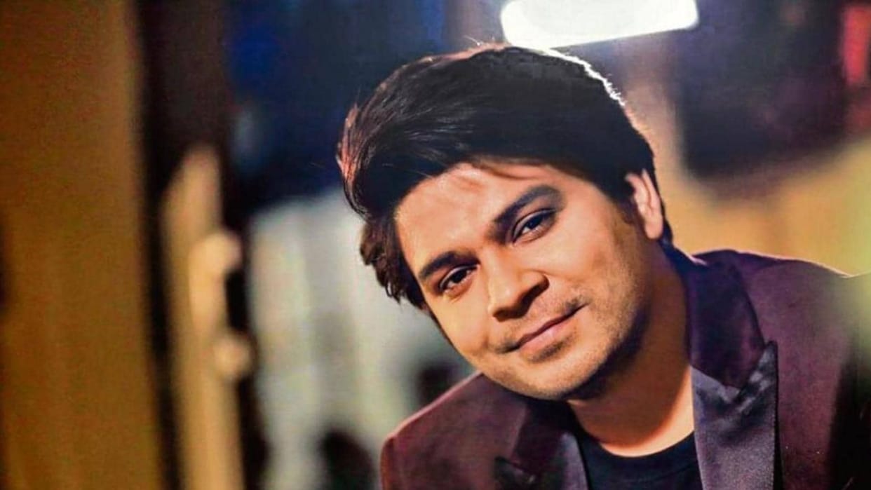 Bollywood Singer Ankit Tiwari's Unexpected Flight Experience expresses his Displeasure to IndiGo Flight Chaos