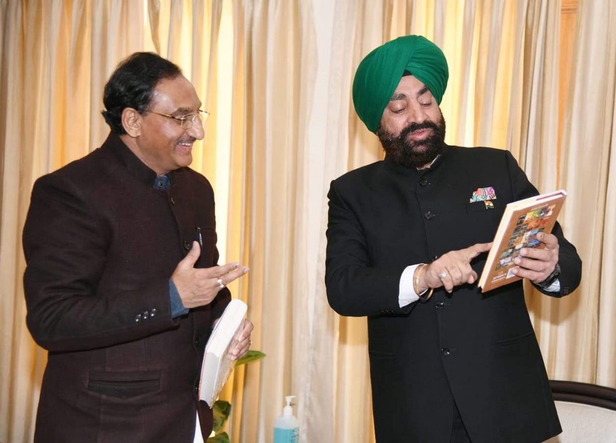 Politics of Uttarakhand: After BJP National President, now former Union Minister Dr. Ramesh Pokhriyal Nishank met Governor