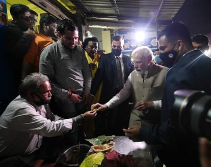 UP Election 2022 pm modi varanasi pappu ki adi tea shop become selfie point  many ministers reached