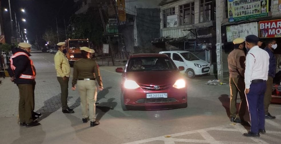 Night Domination: 698 vehicles checked, 59 challaned by blockade at 27 places