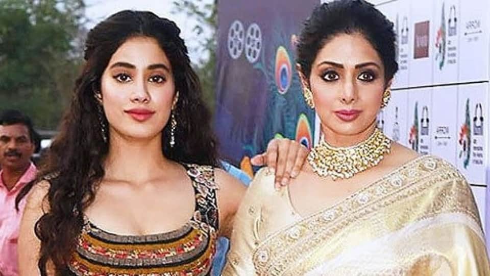 Mother's Day 2022 Janhvi Kapoor shares old picture with mother Sridevi and writes emotional note