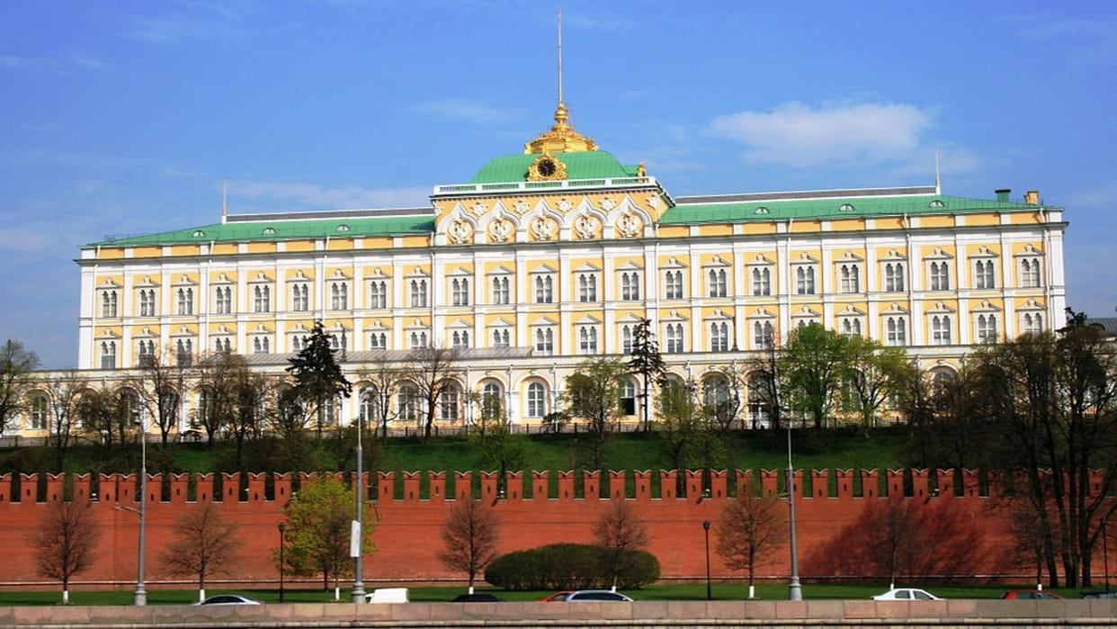 Know All About Surprising Security and Luxury of Russian President Vladimir Putin’s Grand Palace
