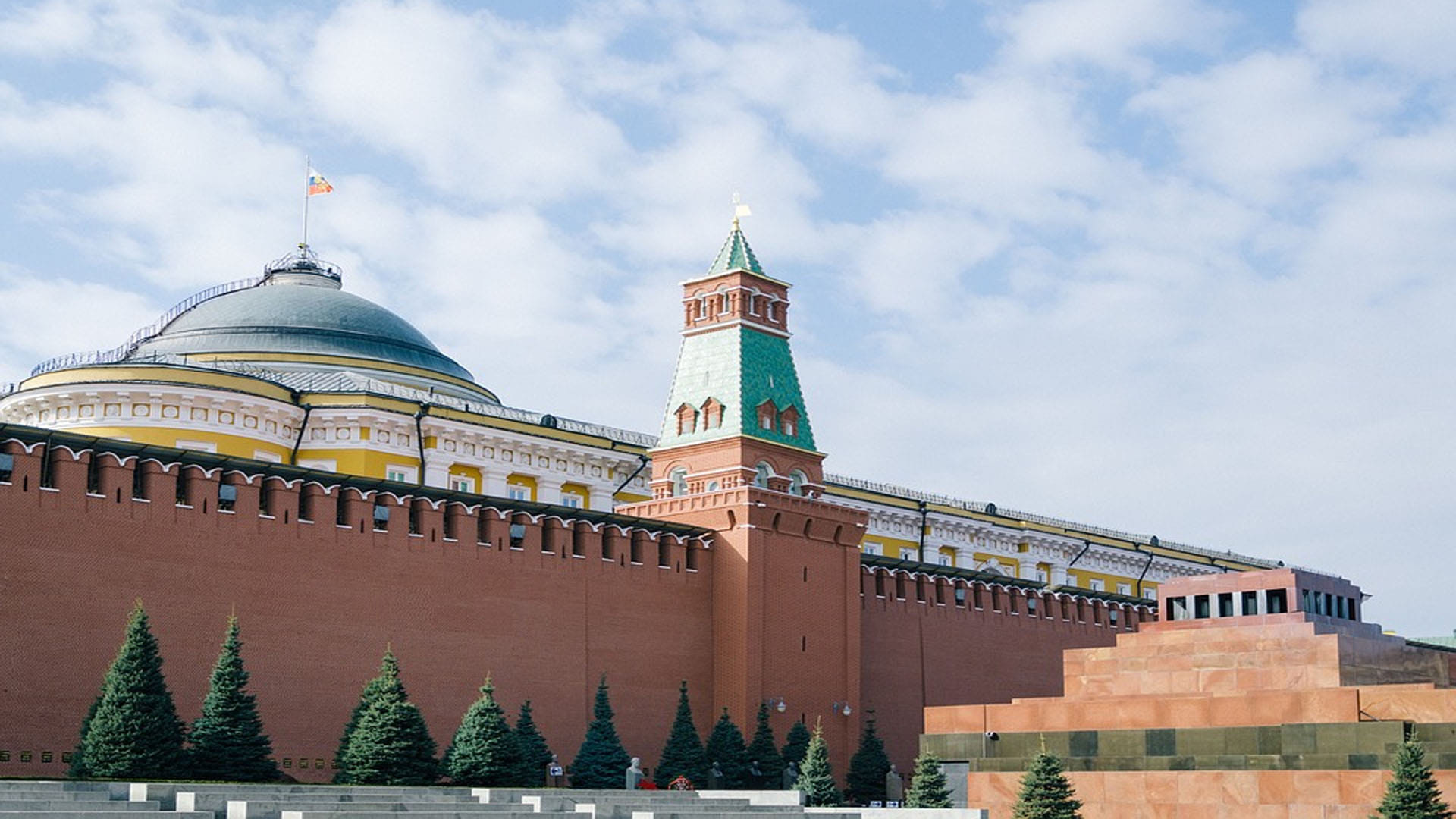 Know All About Surprising Security and Luxury of Russian President Vladimir Putin’s Grand Palace