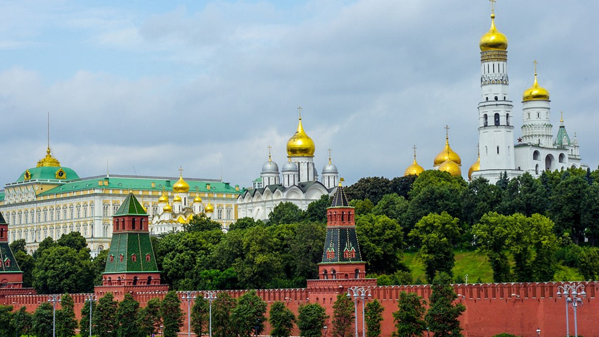 Know All About Surprising Security and Luxury of Russian President Vladimir Putin’s Grand Palace