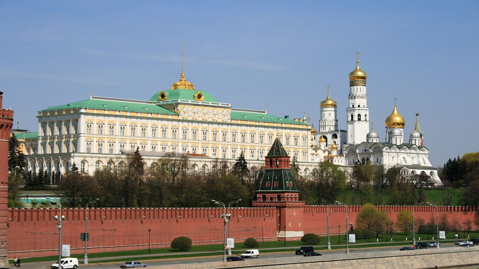 Know All About Surprising Security and Luxury of Russian President Vladimir Putin’s Grand Palace