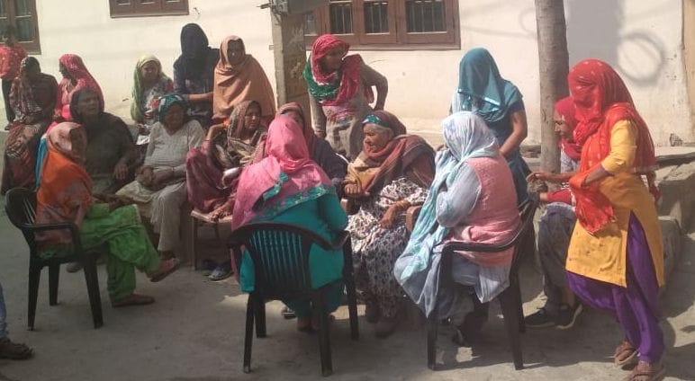 Illegal factories and warehouses running in the colony, People of Satya Nagar protested