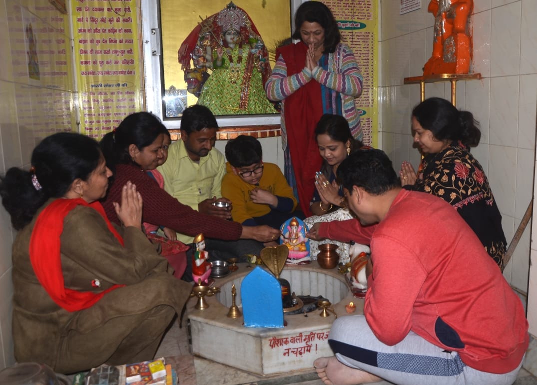Discussion of drinking milk of Lord Ganesha's idol spread in the city