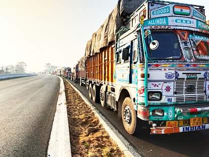 People stuck in jam for hours at Hulasnagra crossing remained upset