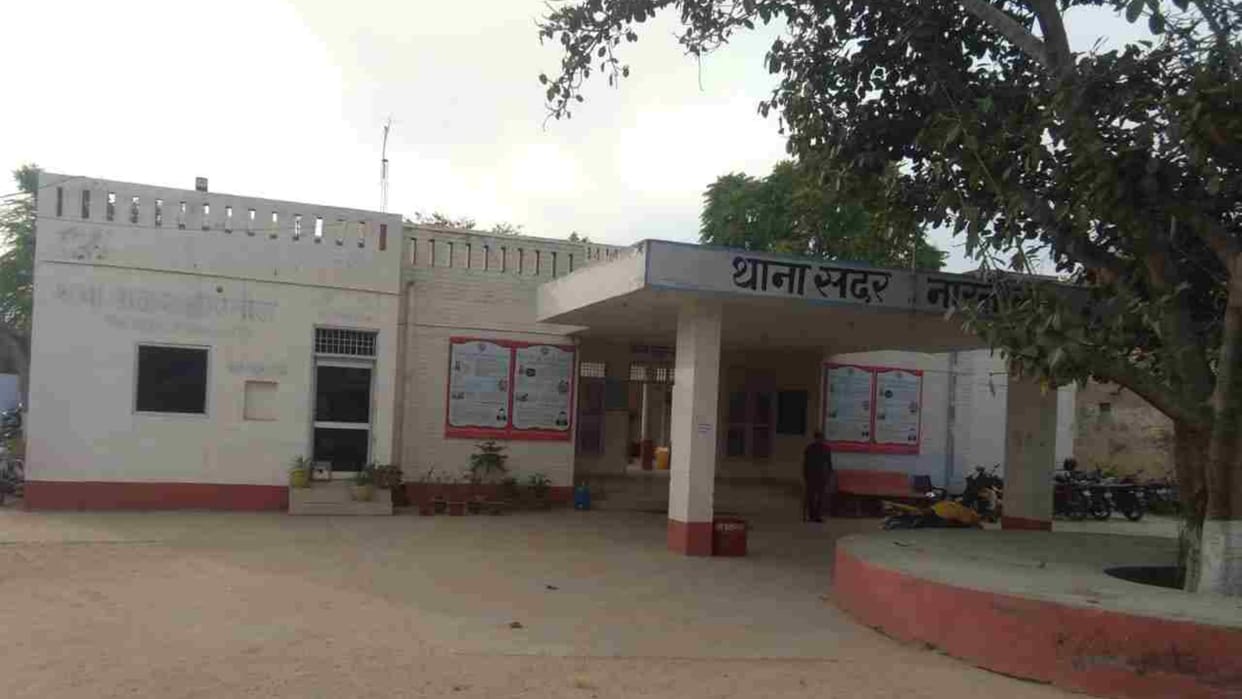 Attack on police team that went to nab a person selling liquor in Narnaul of Haryana
