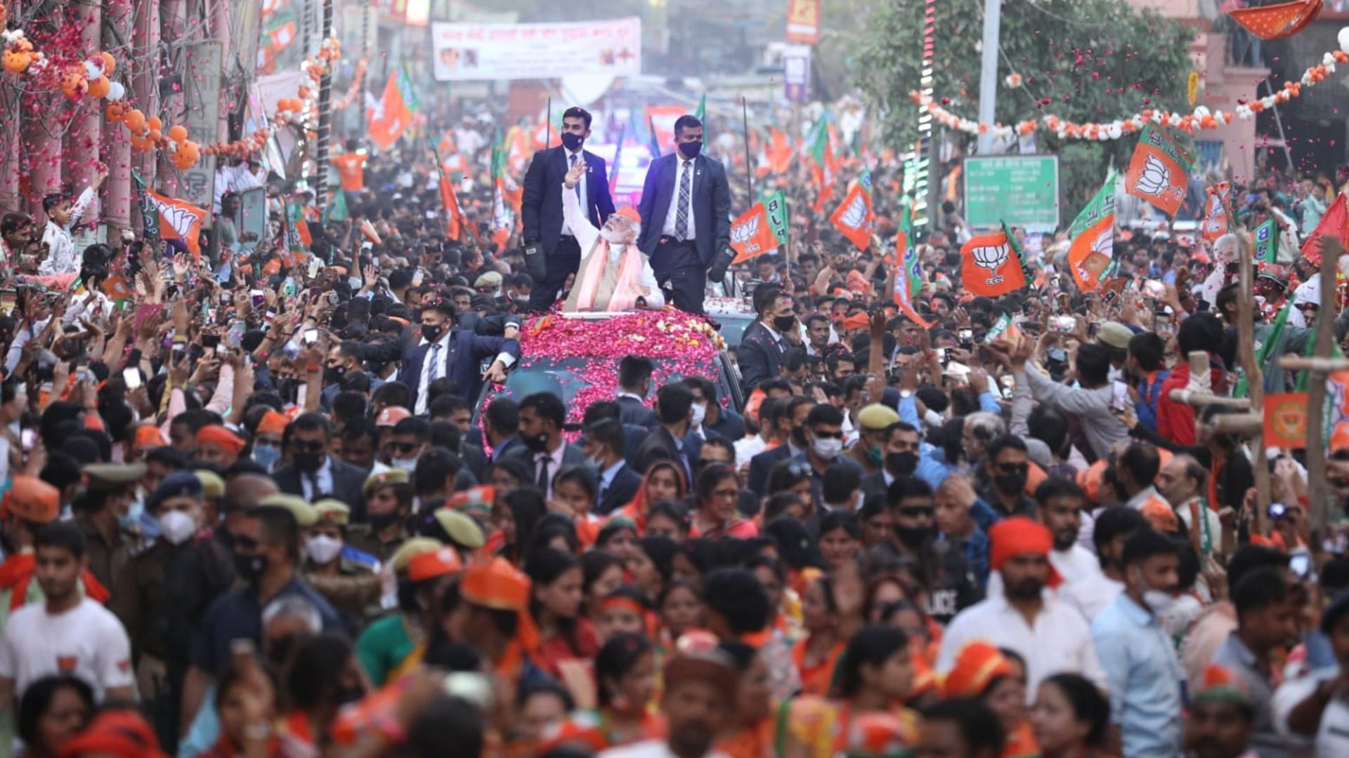 UP Elections 2022 7th Phase Election Campaign in 15 Photos Modi  in Kashi Akhilesh in Azamgarh and Mirzapur