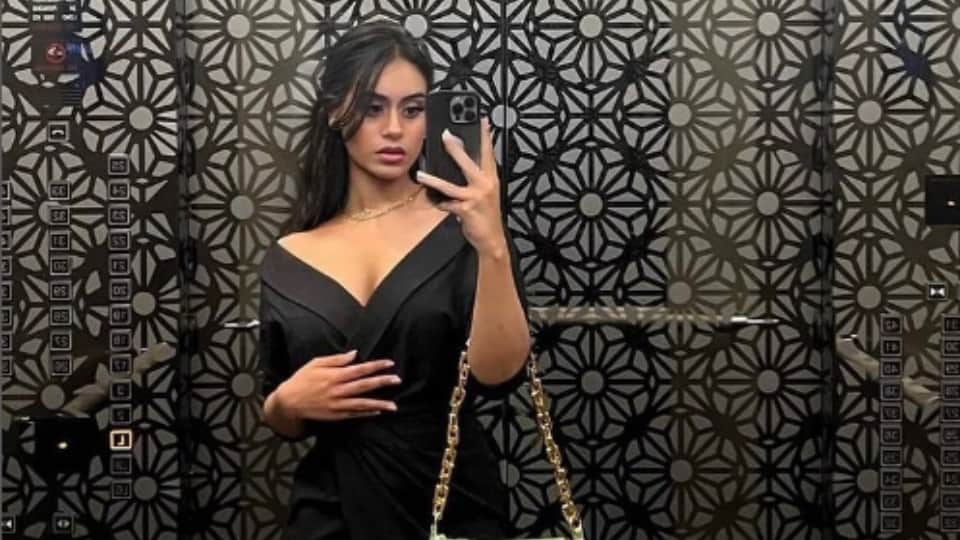 kajol daughter nysa devgan impressed fans with her beauty muse for manish malhotra outfit in lakme fashion week