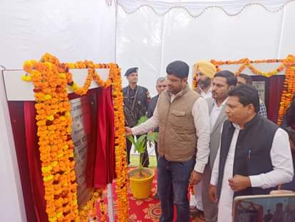 सिरसा में विभिन्न परियोजनाओं का शिलान्यास करते डिप्टी सीएम।