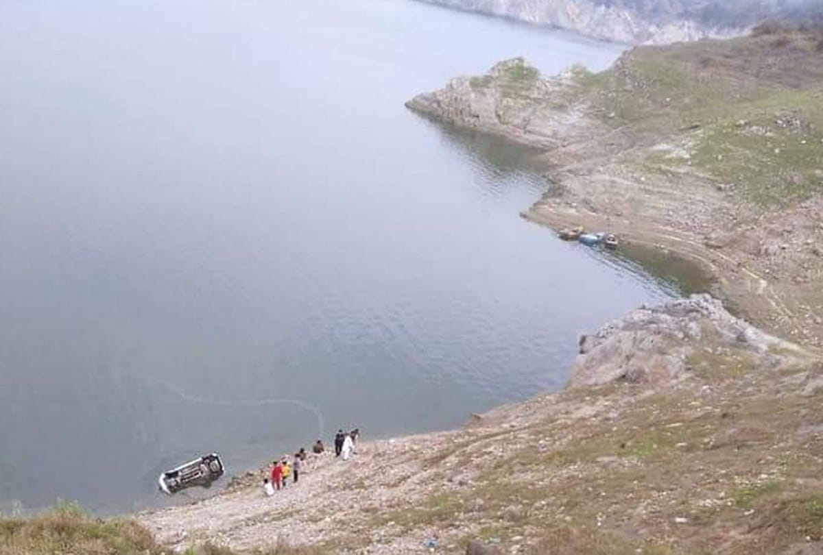 Himachal News:  car falls into Gobind Sagar Lake in Lathiani Una One killed two injured