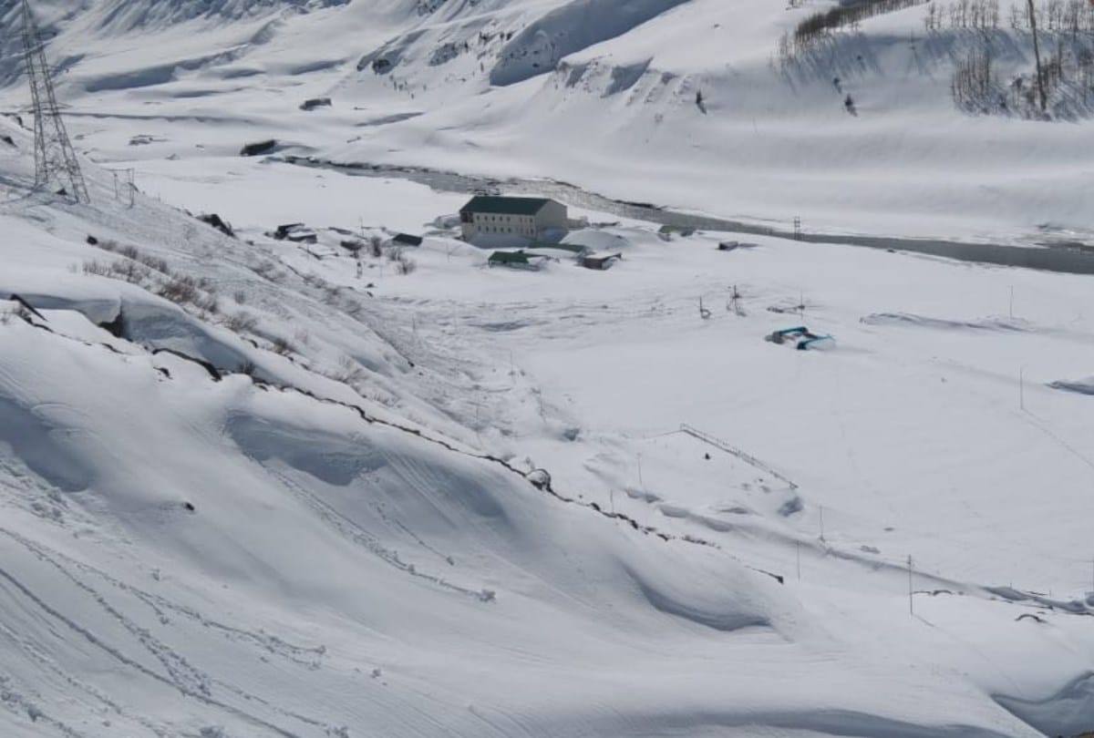 Himachal Weather update: fresh snowfall in Rohtang amid yellow alert in himachal pradesh