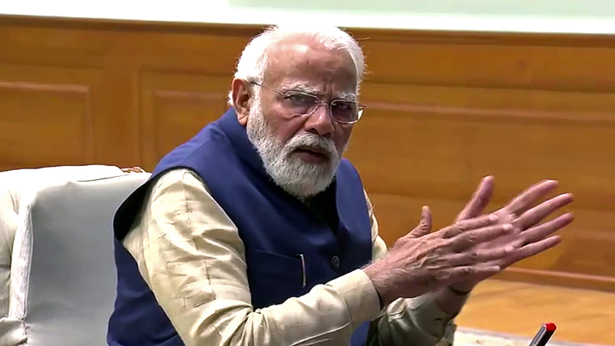 PM Modi chairs meeting to review COVID-19 situation and public health response 
