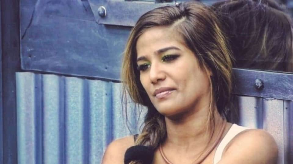 Lock Upp Poonam Pandey became emotional remembering the days of Struggle said used to eat rice with water