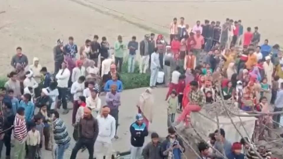 Bengal tiger entered in nagala samal village of Etah district