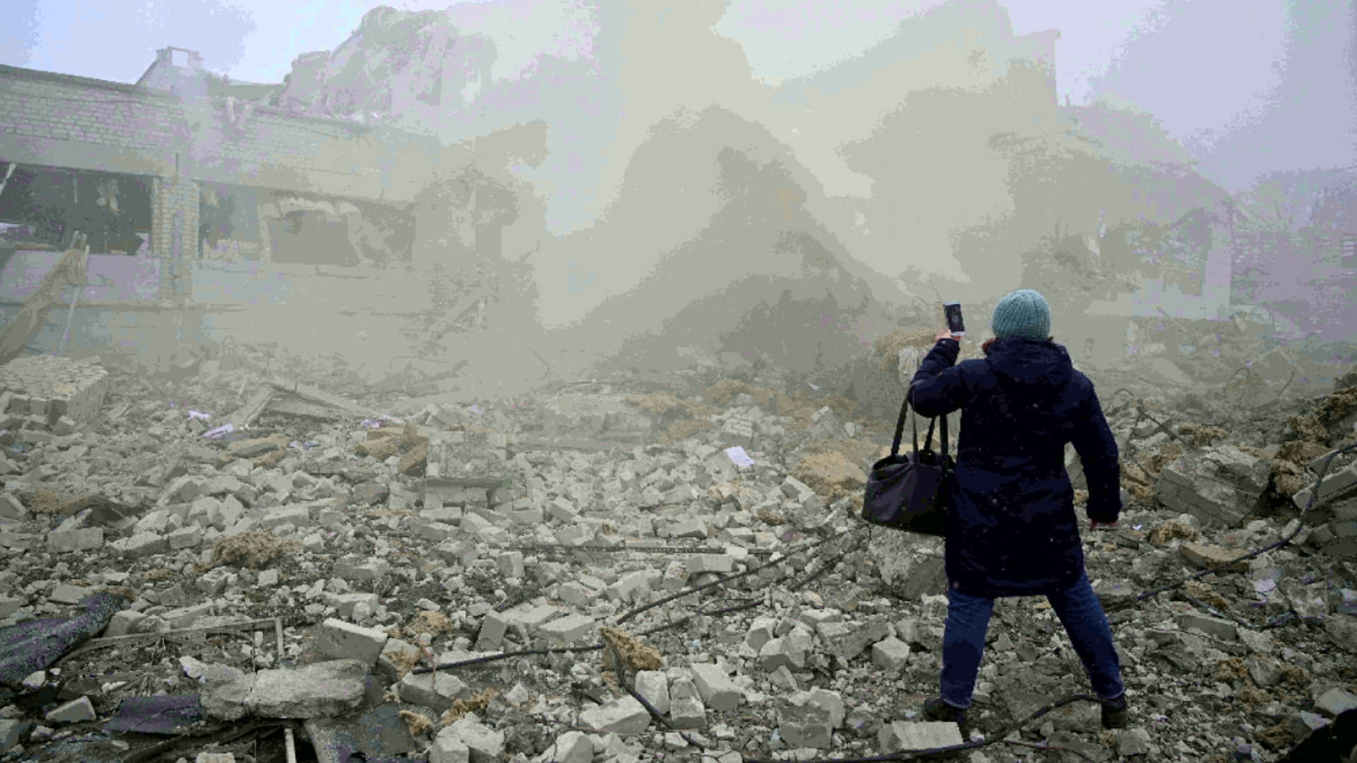 Many cities of Ukraine ruined in ten days: Alert of air strikes in Kyiv, Sumy, Chernihiv, 12 Lakh people homeless, know all updates n see pics