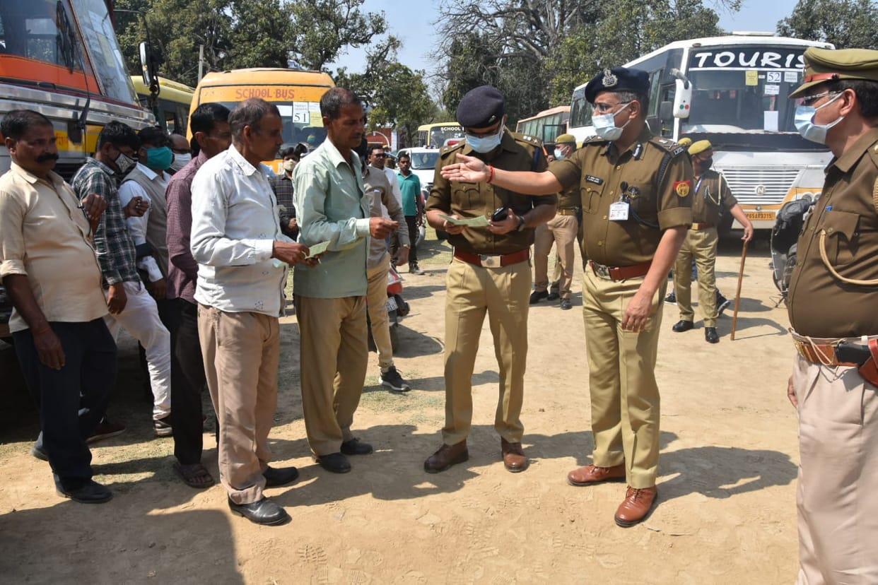 UP Assembly election 2022 last phase voting varanasi Police commissioner inspects dispatch centers of ppooling parties