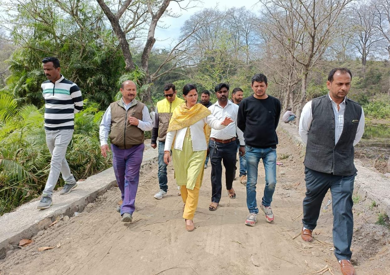 Mayor inspected the construction work being done near Sanjay Lake