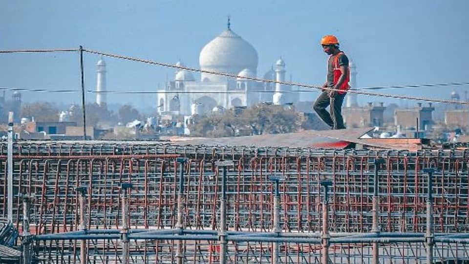 beautiful view of the Taj Mahal will be visible from the Taj East Gate metro station in Agra