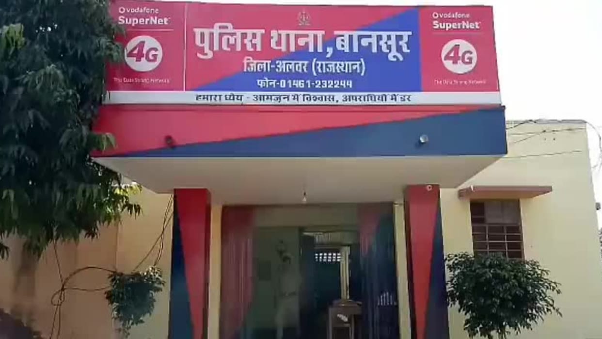 Alwar Bansur police freed 24 cows from truck which is going for slaughter in Haryana