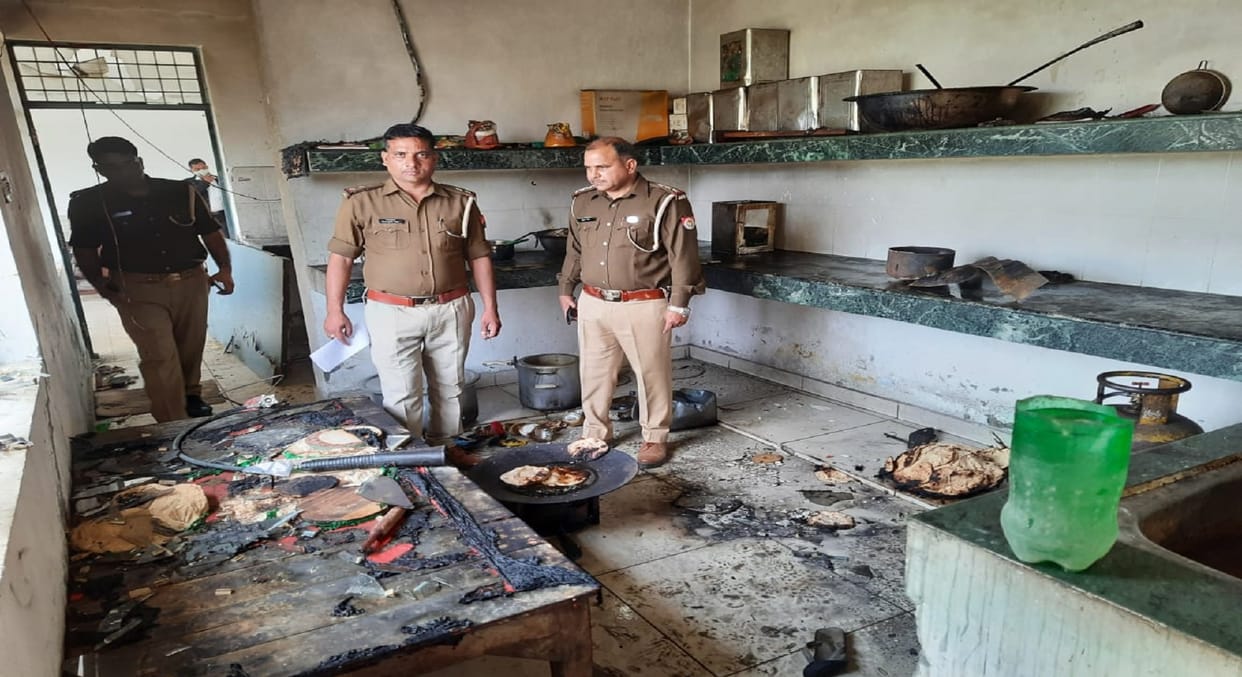 cylinder blast at polytechnic college hostel many injured in UP Bulandshahr