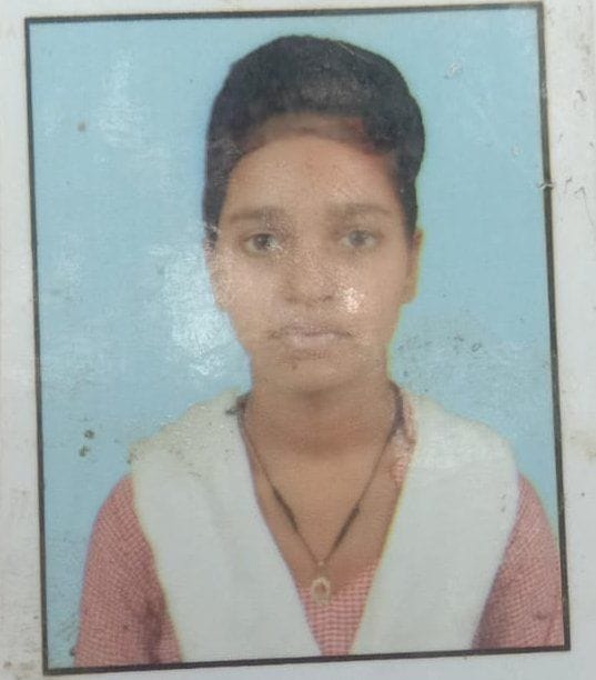 The body of the girl student missing for four days was found in the well