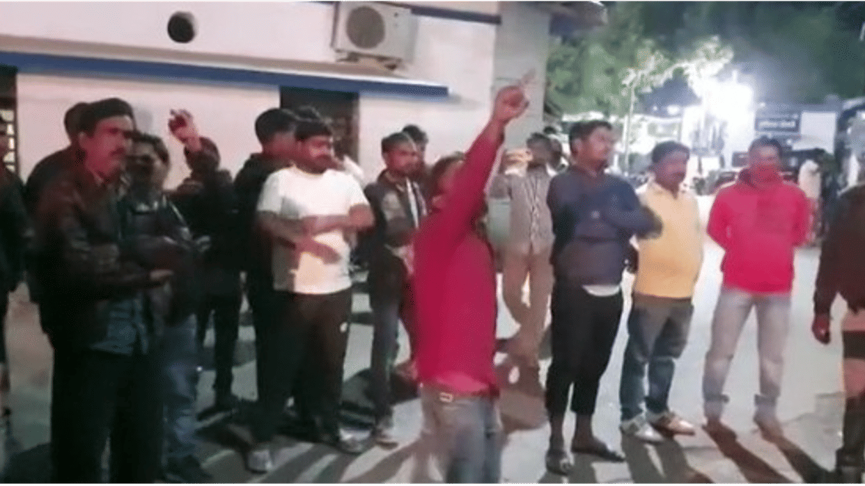 Damoh: Baba's gimmick in the district hospital, claiming himself to be the form of Mahakali, claimed to bring the deceased alive, video viral